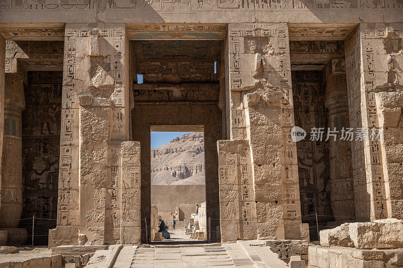 Medinet Habu神庙雕刻和象形文字的细节